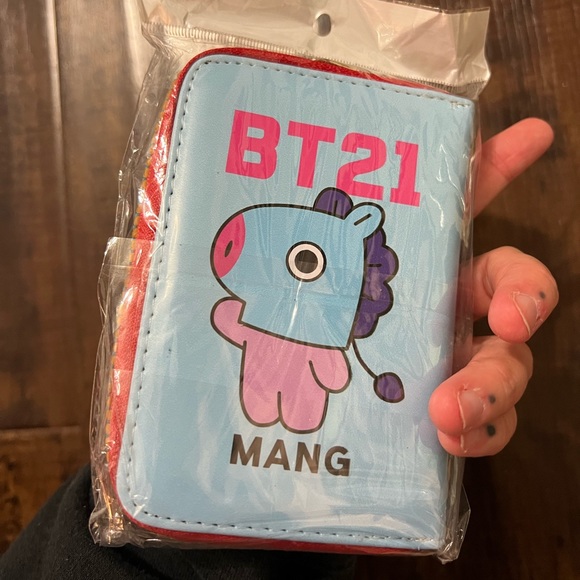 NWT BT21 Mang Zip Wallet w/Strap!! - Picture 3 of 4